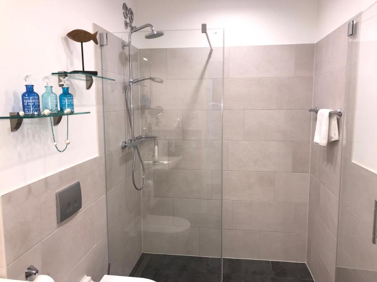 Sunny Suite: Elegant Beachfront Apartment with Pool and Pet-Friendly Wellness Area Boergerende-Rethwisch Exterior photo