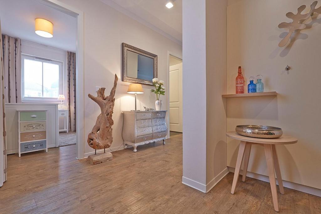 Sunny Suite: Elegant Beachfront Apartment with Pool and Pet-Friendly Wellness Area Boergerende-Rethwisch Exterior photo